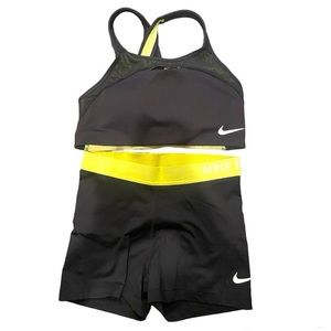 NIKE SHORTS AND SPORTS BRA SIZE M WOMEN